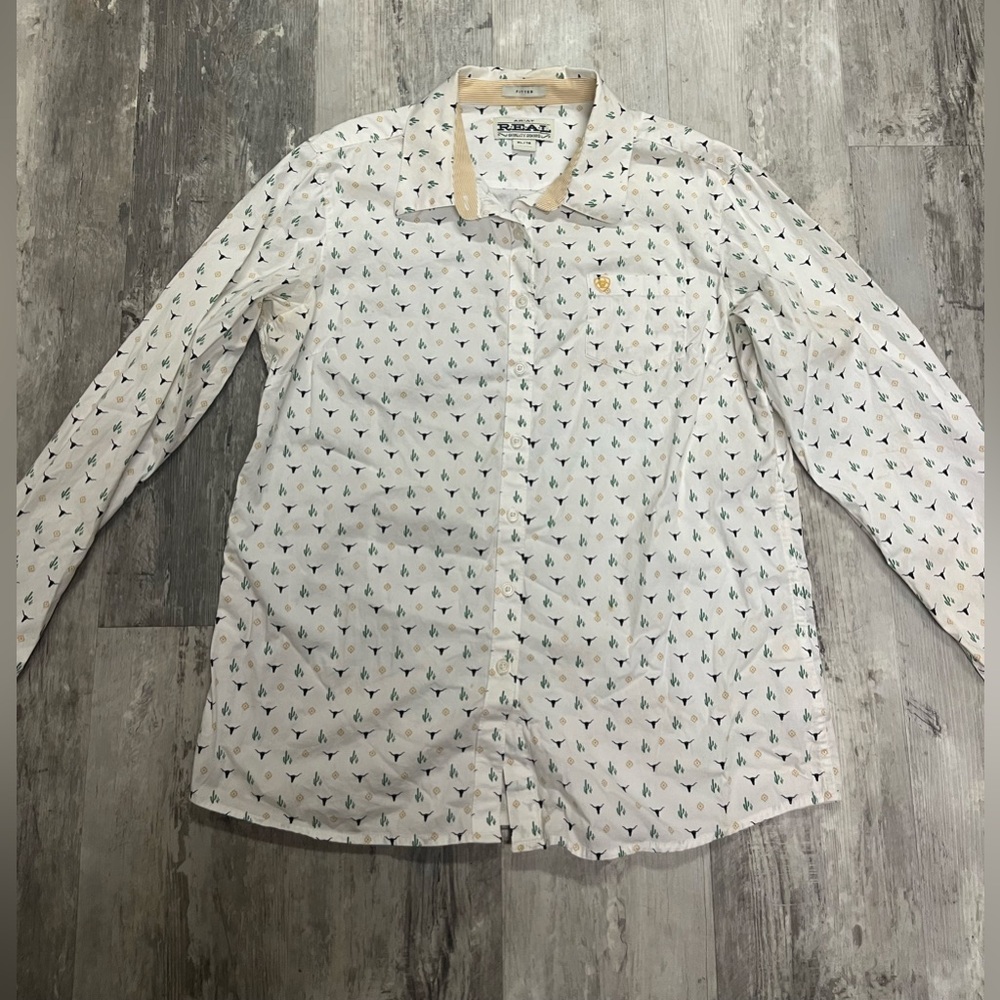 Ariat patterned button up shirt